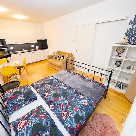 Lovely Studio Apartment, Free Parking 1,55 Hight Praha Bagian luar foto