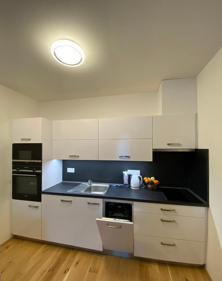 Lovely Studio Apartment, Free Parking 1,55 Hight Praha Bagian luar foto
