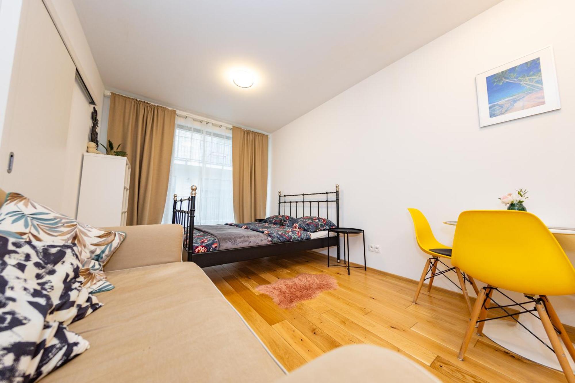 Lovely Studio Apartment, Free Parking 1,55 Hight Praha Bagian luar foto